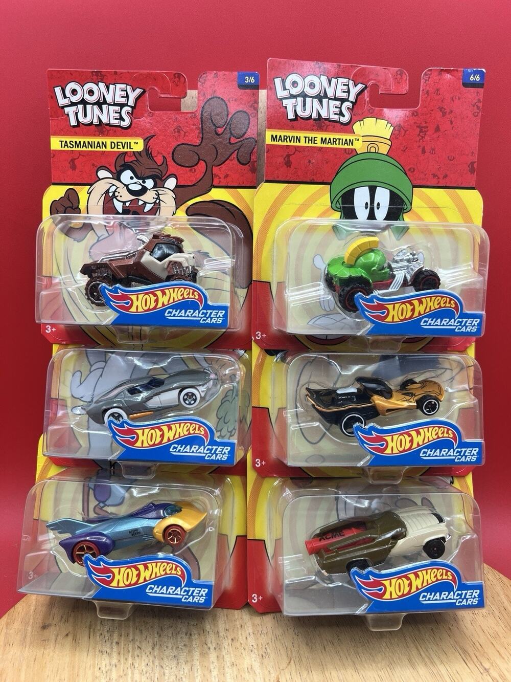 Hot Wheels Looney Tunes Cartoon Cars Set of 6 Bugs Bunny, Road Runner, Taz,Daff